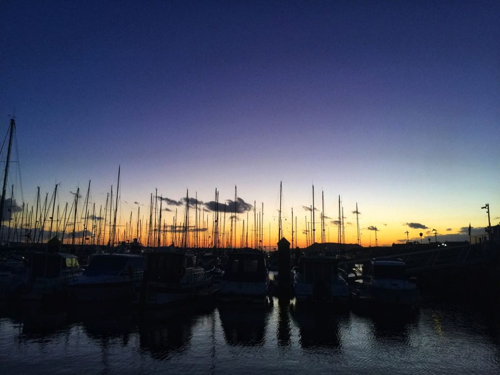 Sonnenuntergang im Hafen